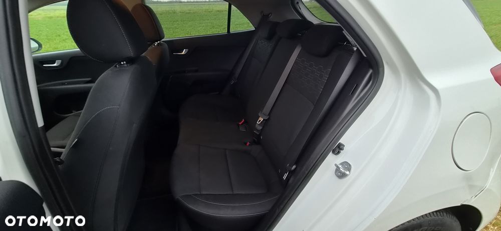 Kia Rio - 13