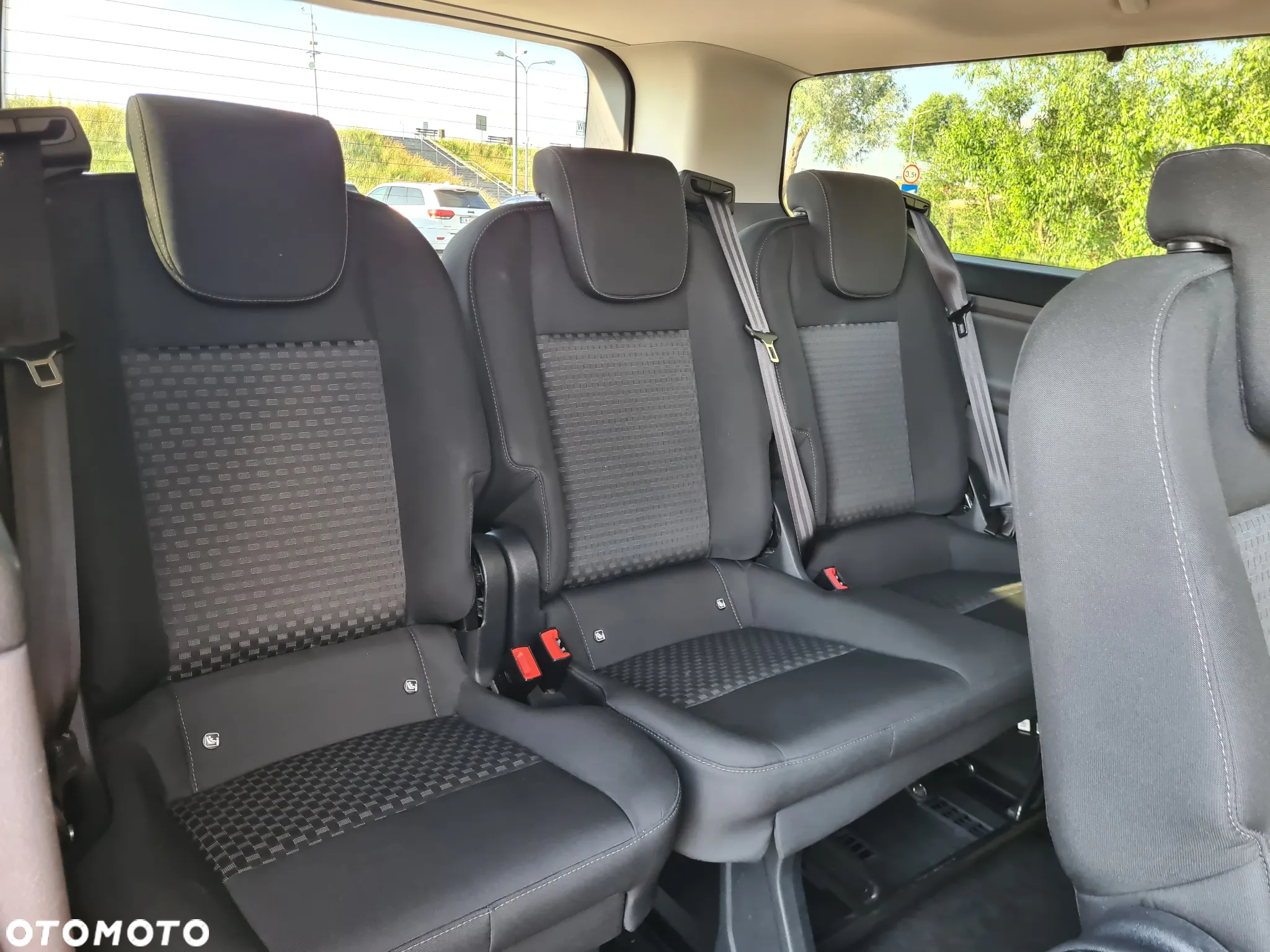 Ford Tourneo Custom - 14