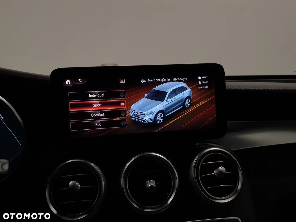 Mercedes-Benz GLC 220 d 4Matic 9G-TRONIC AMG Line Plus - 20