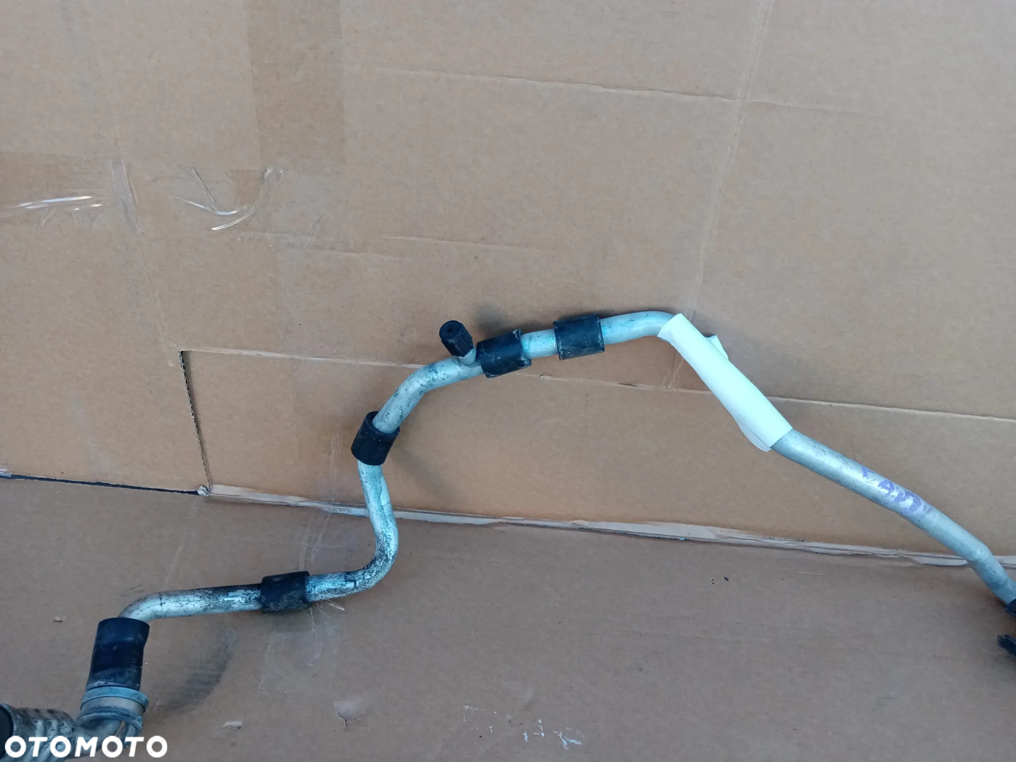 Przewód rurka klimatyzacji klimy VW Caddy III 1T0820743AA - 3