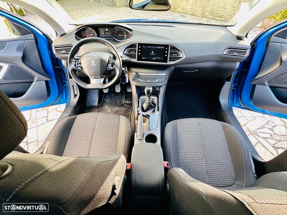 Peugeot 308 1.2 PureTech Business Line - 28