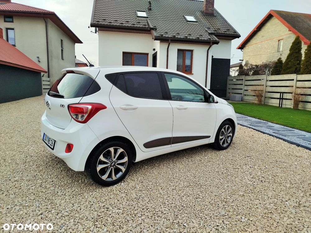 Hyundai i10 1.0 Fifa World Cup Edition - 3