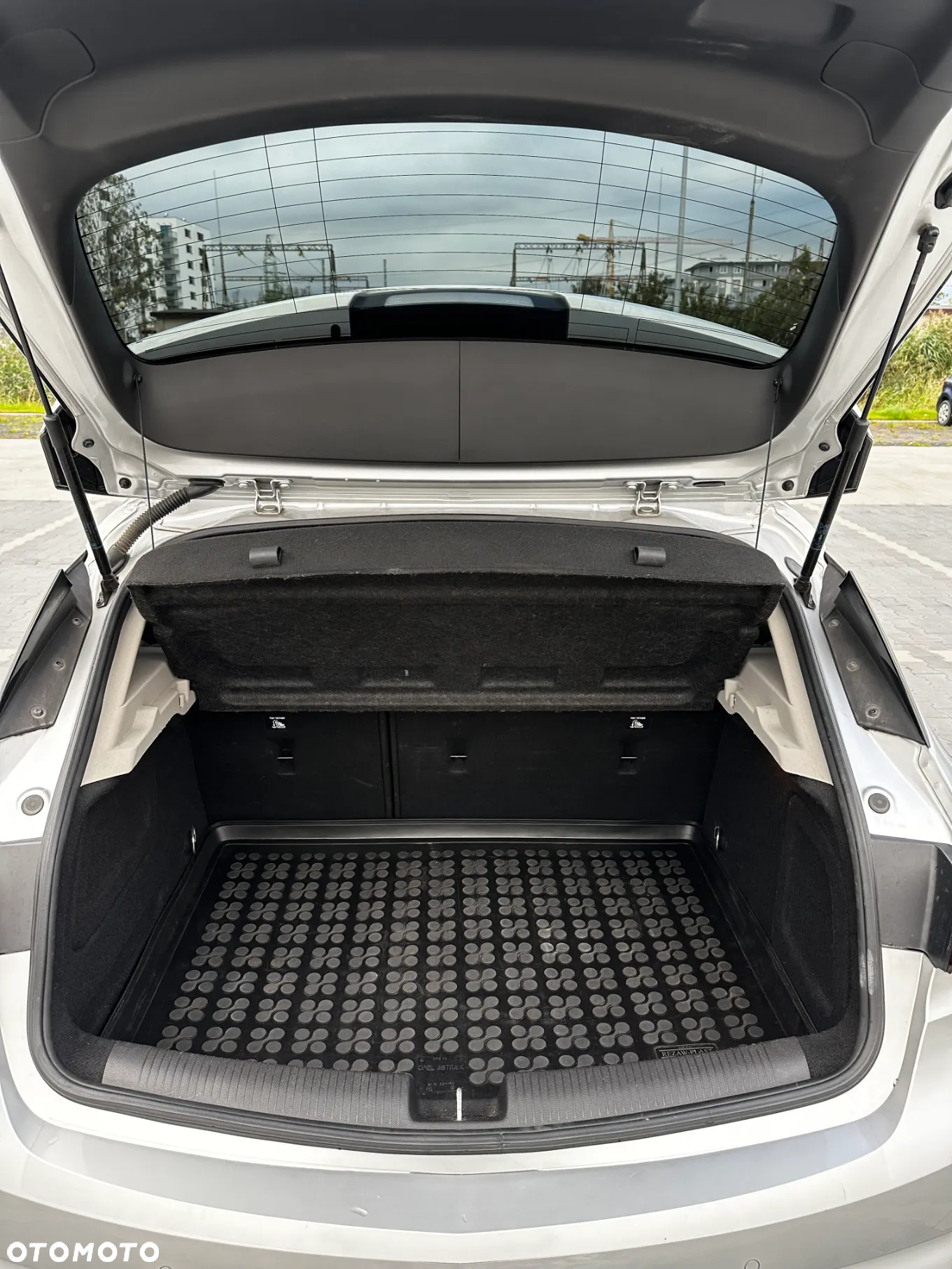 Opel Astra V 1.4 T Elite S&S - 17