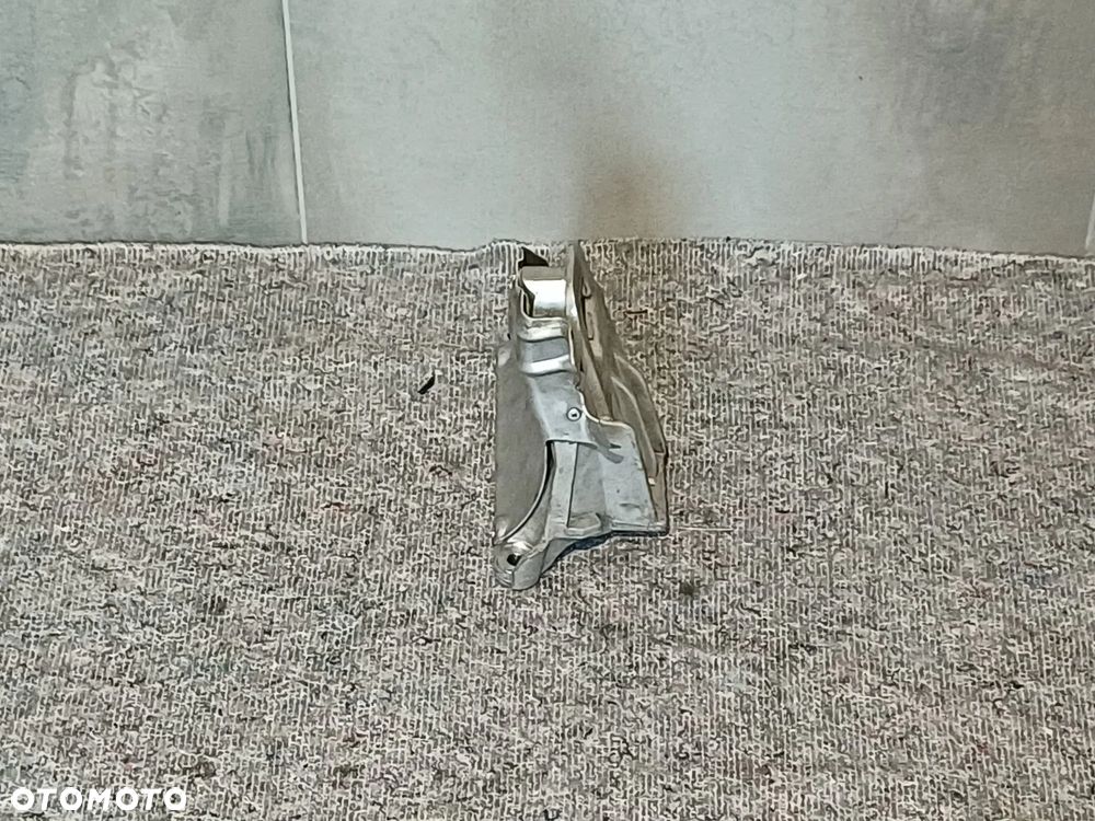 NR 14 Łapa silnika prawa strona BMW X5 E70 3.0TDI 6790022 - 5