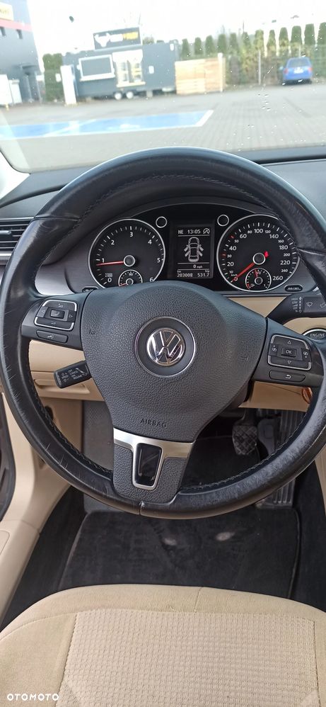 Volkswagen Passat 2.0 TDI Comfortline - 6