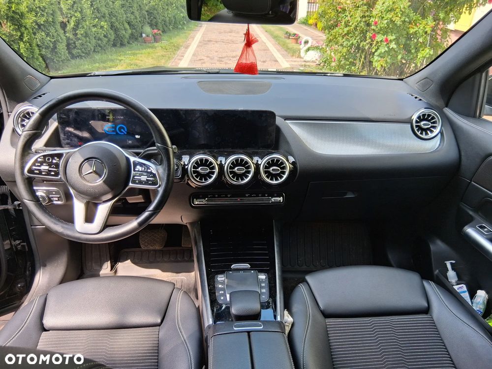 Mercedes-Benz GLA - 8