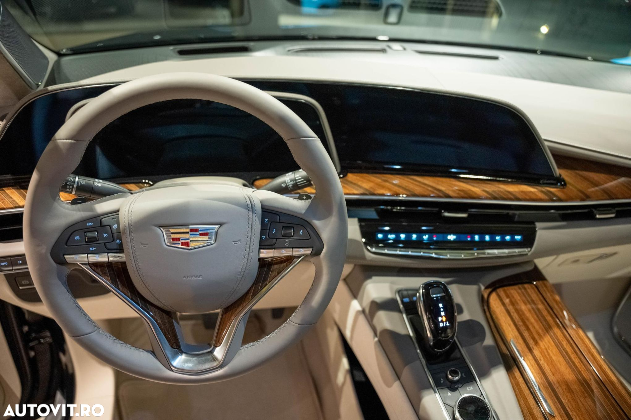 Cadillac Escalade - 14