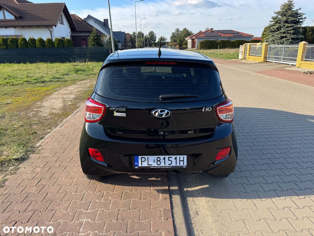 Hyundai i10 1.0 Fifa World Cup Edition - 9