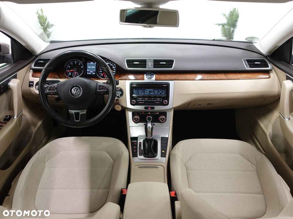 Volkswagen Passat - 28