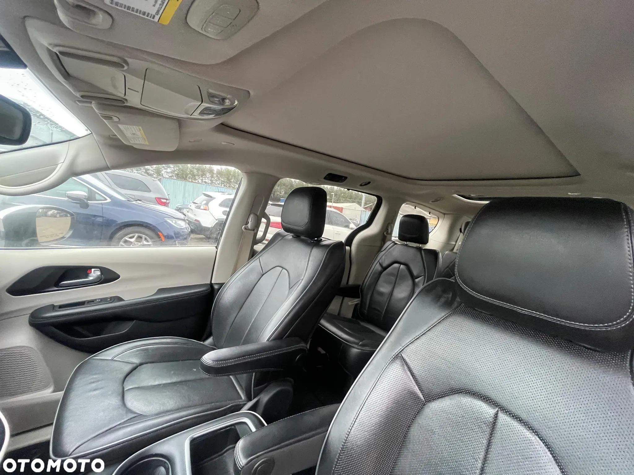 Chrysler Pacifica - 14