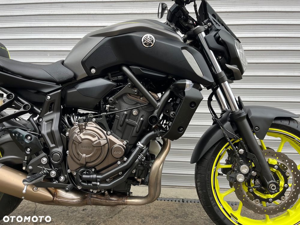 Yamaha MT - 24
