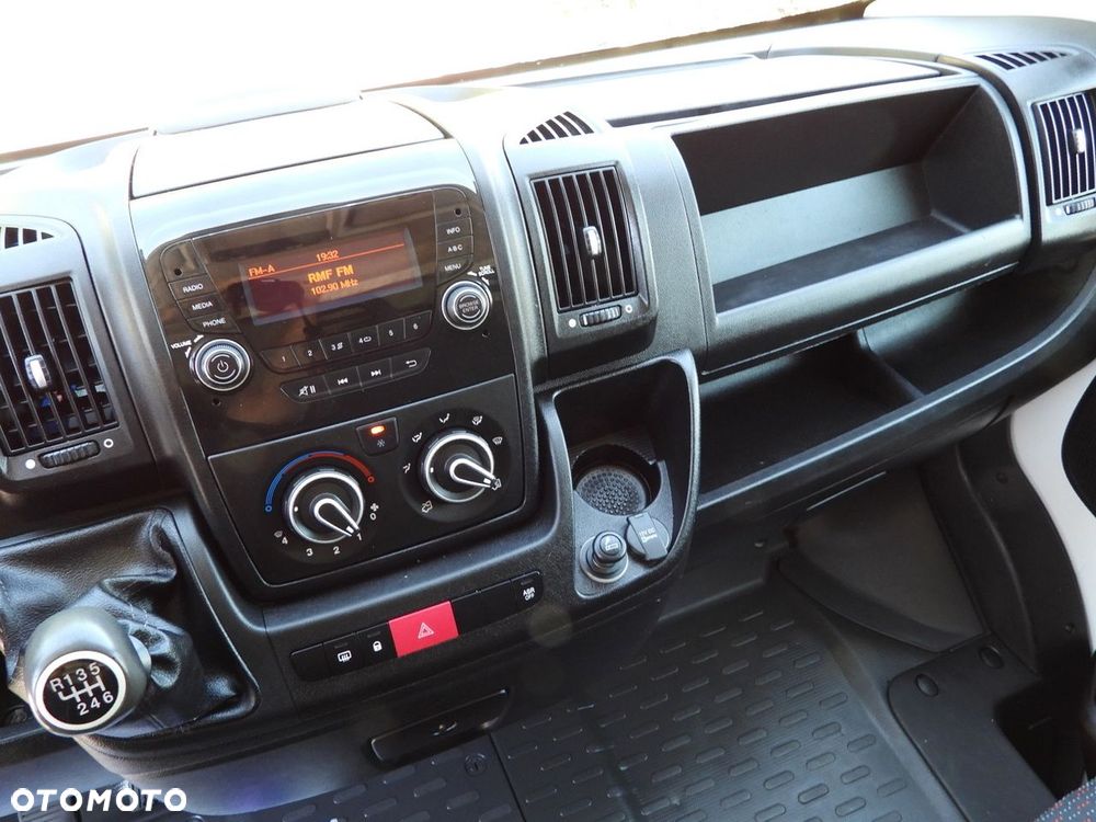 Peugeot BOXER KONTENER WINDA 8 PALET TEMPOMAT KLIMATYZACJA  130KM - 30