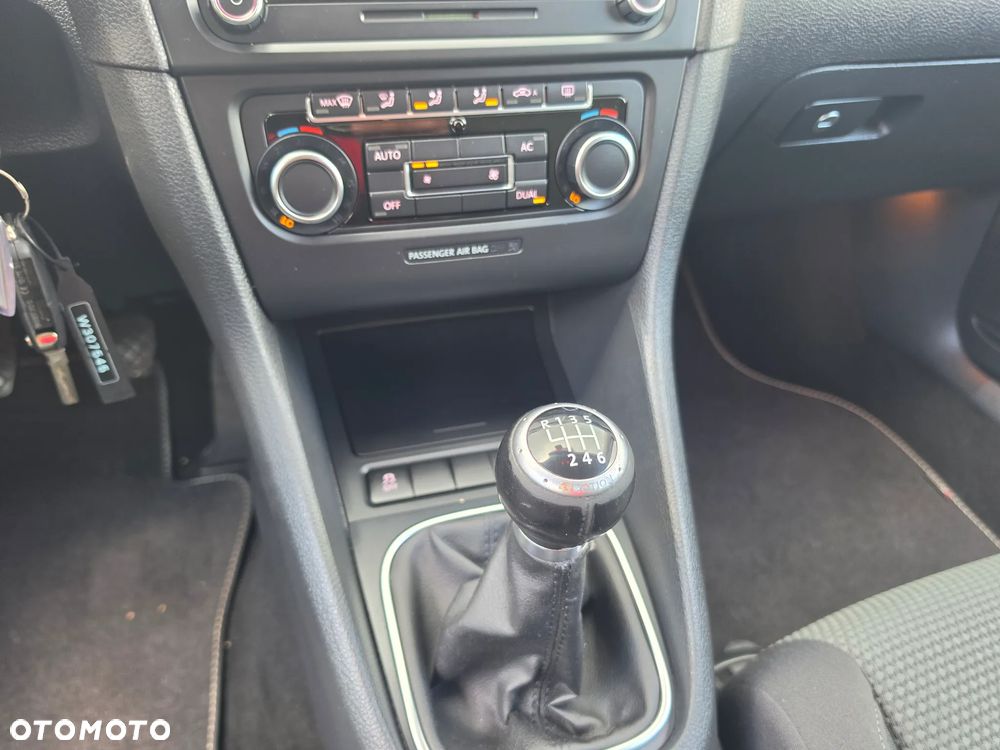 Volkswagen Golf - 27