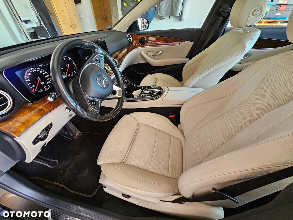 Mercedes-Benz Klasa E 220 d 4-Matic Business Edition 9G-TRONIC - 7