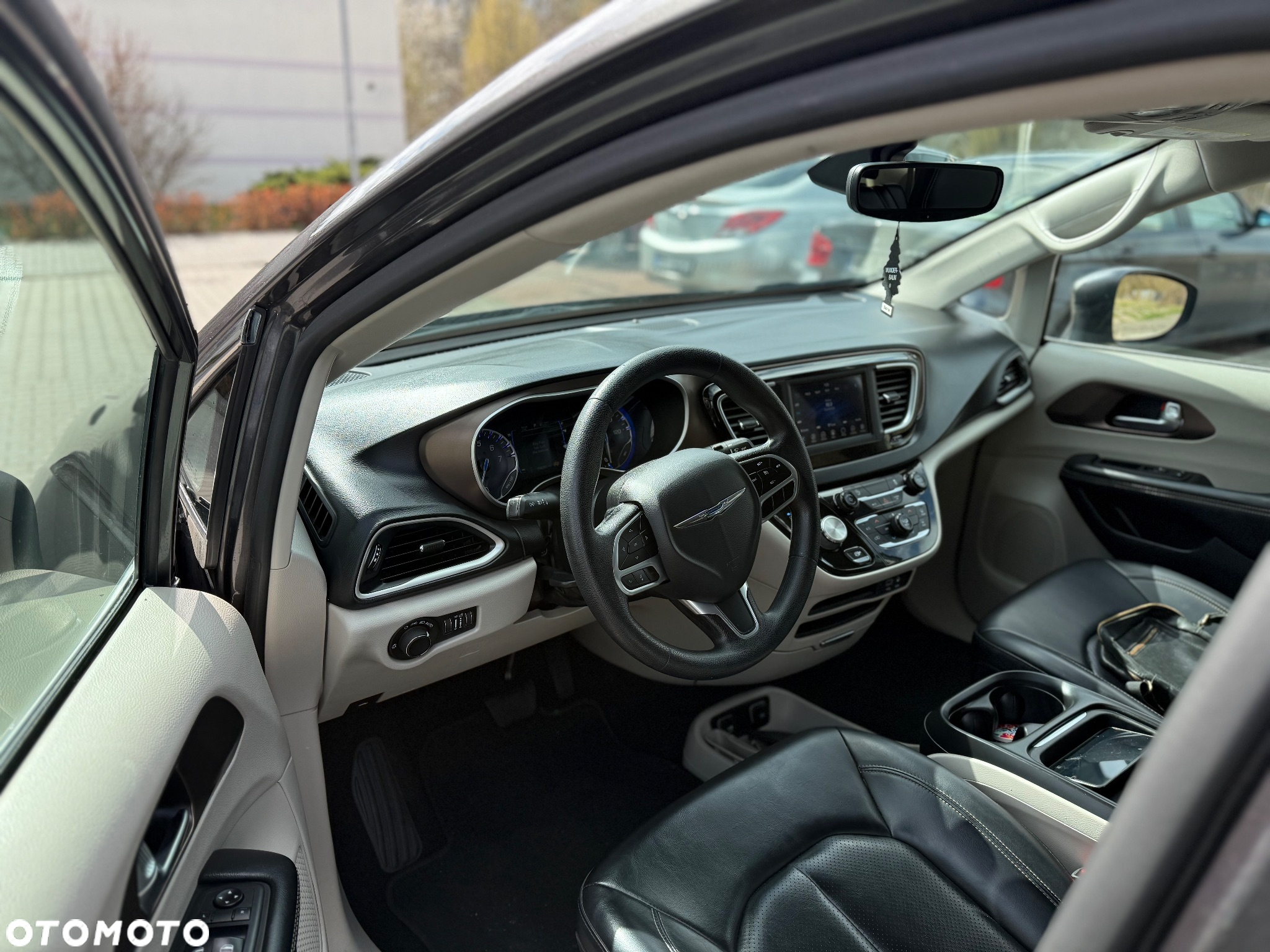 Chrysler Pacifica - 7