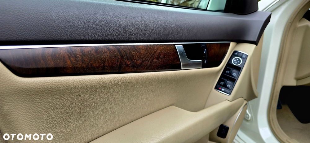 Mercedes-Benz Klasa C 250 CDI BlueEff Elegance 4-Matic - 19