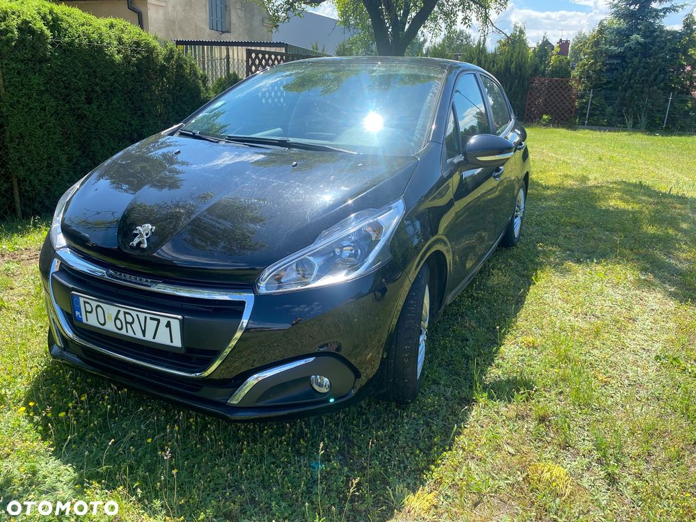 Peugeot 208 - 1