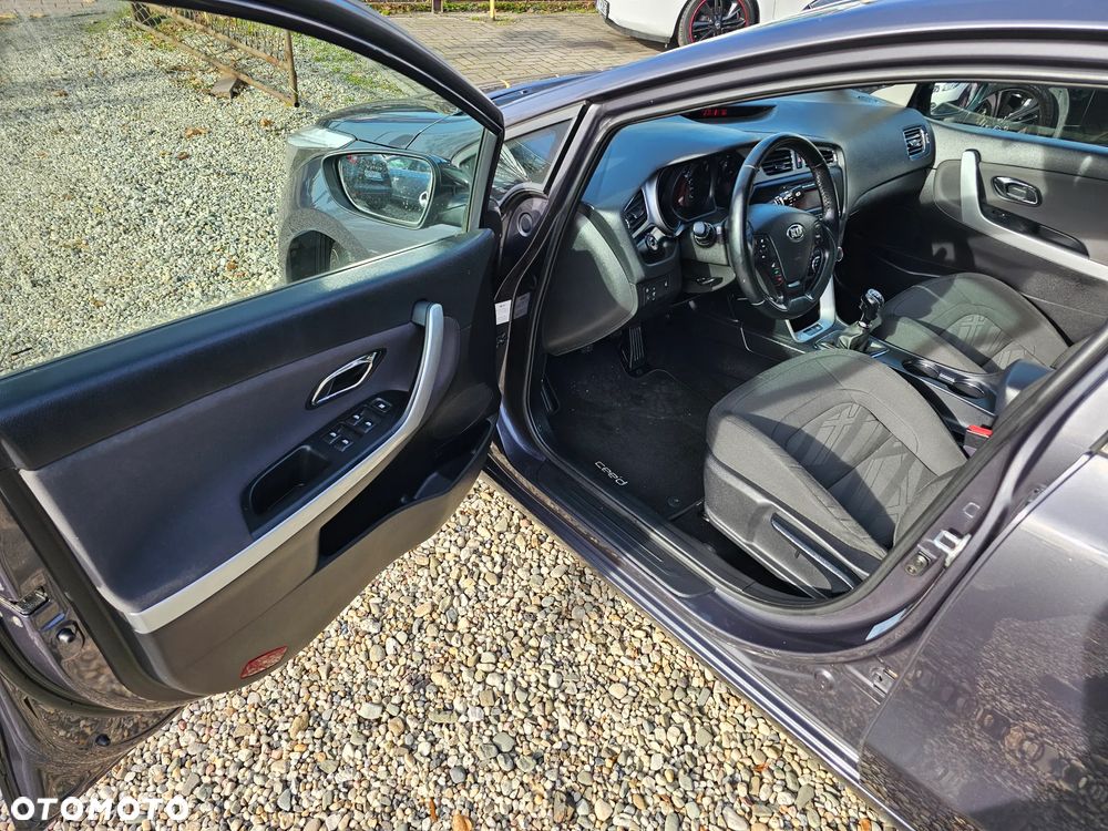 Kia Ceed 1.4 CVVT Dream Team Edition - 6