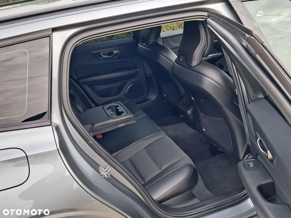 Volvo V60 D3 Drive-E Momentum - 20