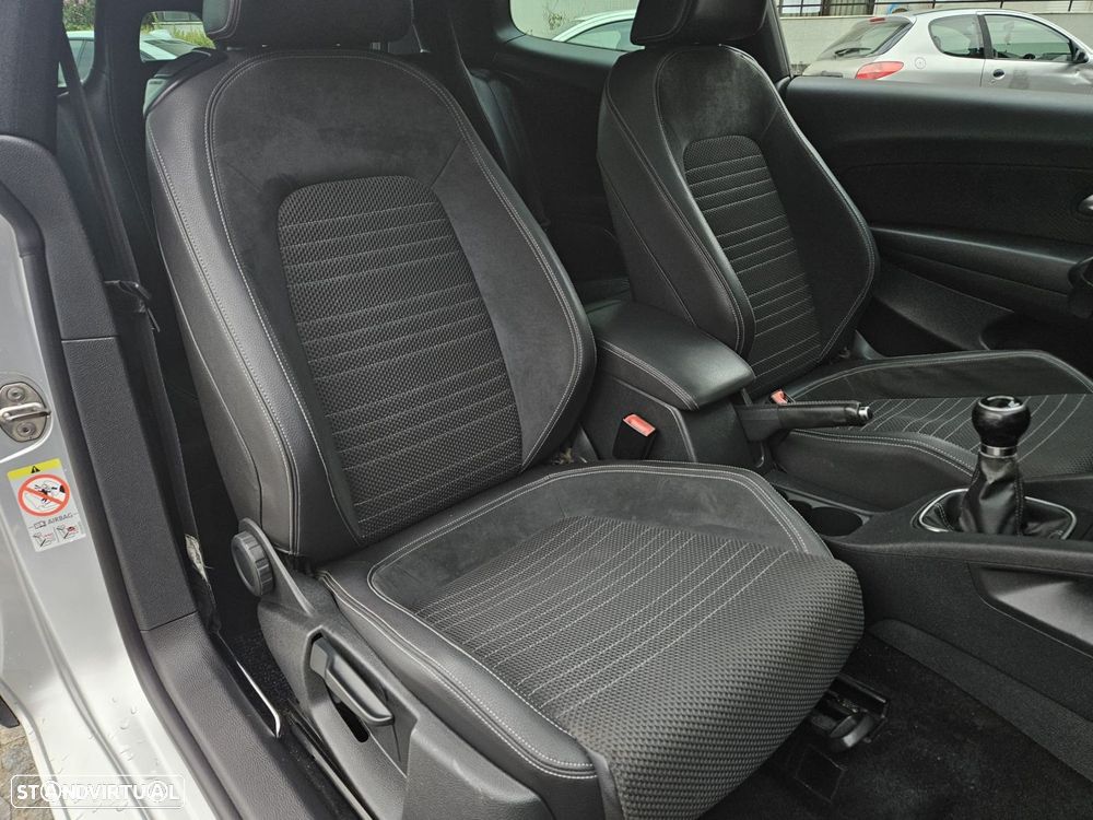 VW Scirocco 2.0 TDI Sport - 28