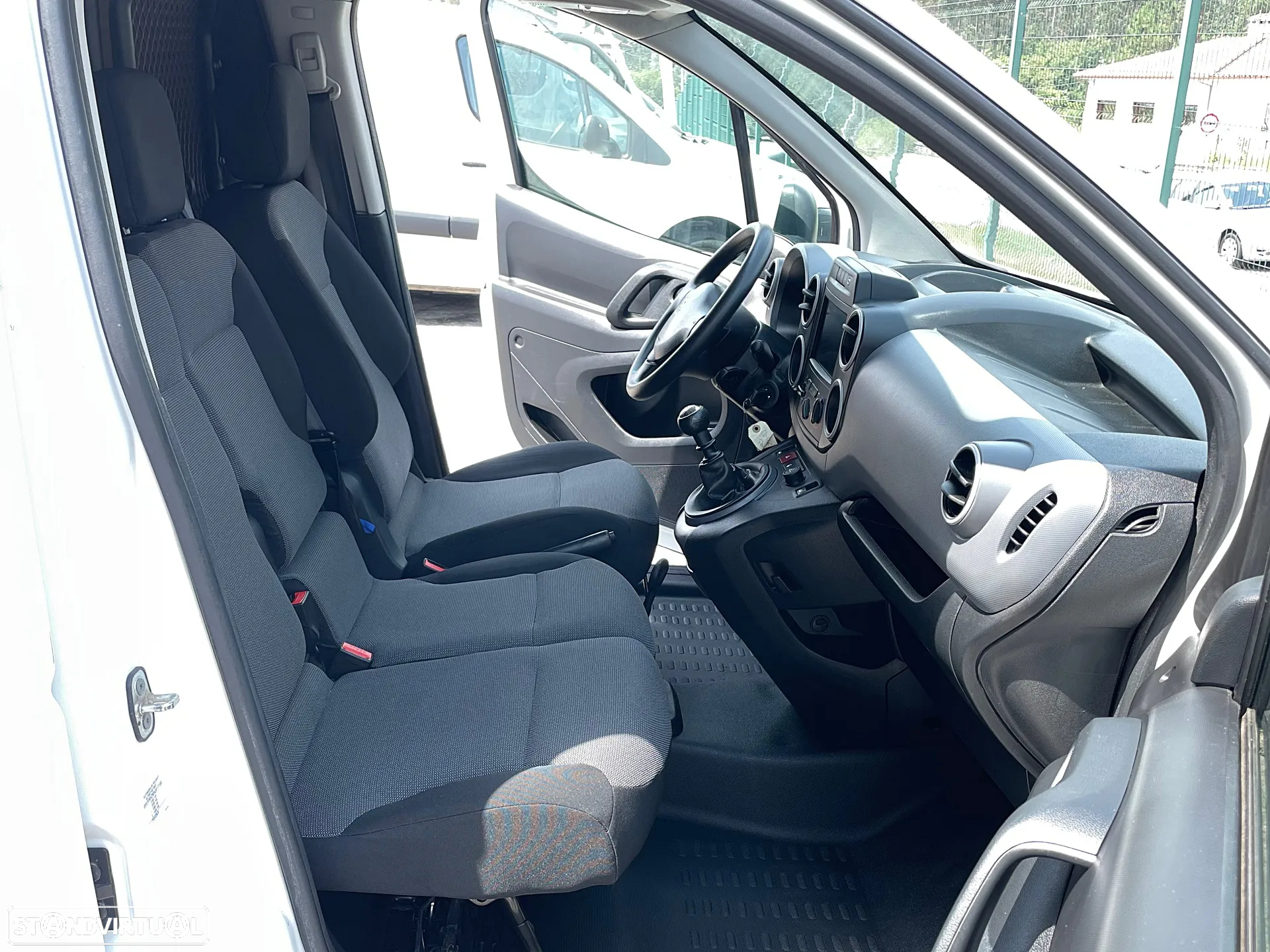 Peugeot Partner 1.6 HDI (120cv) IVA Dedutível - 17