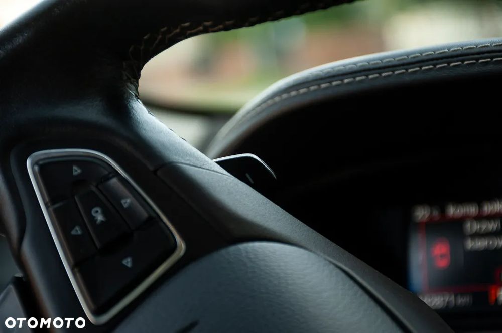 Ford Kuga - 24