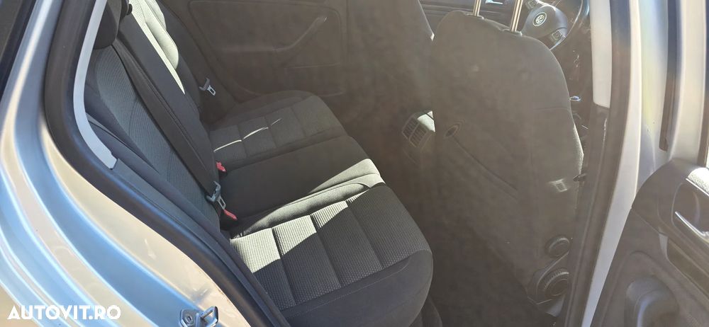 Volkswagen Golf - 4