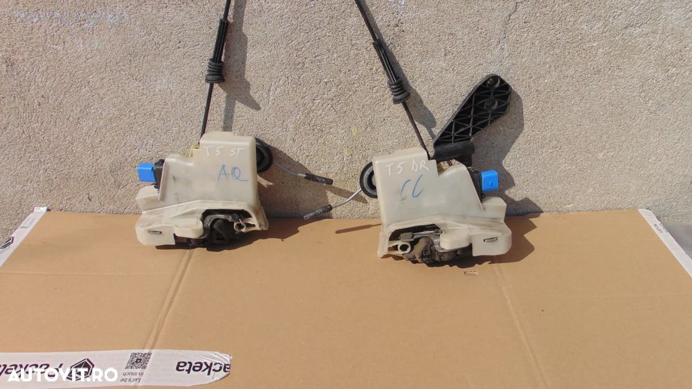 Broasca/yala usa stanga/dreapta fata VW Transporter T5 facelift an 2009-2014 - 2