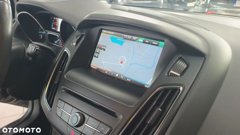 Ford Focus 1.5 EcoBoost Titanium ASS - 25