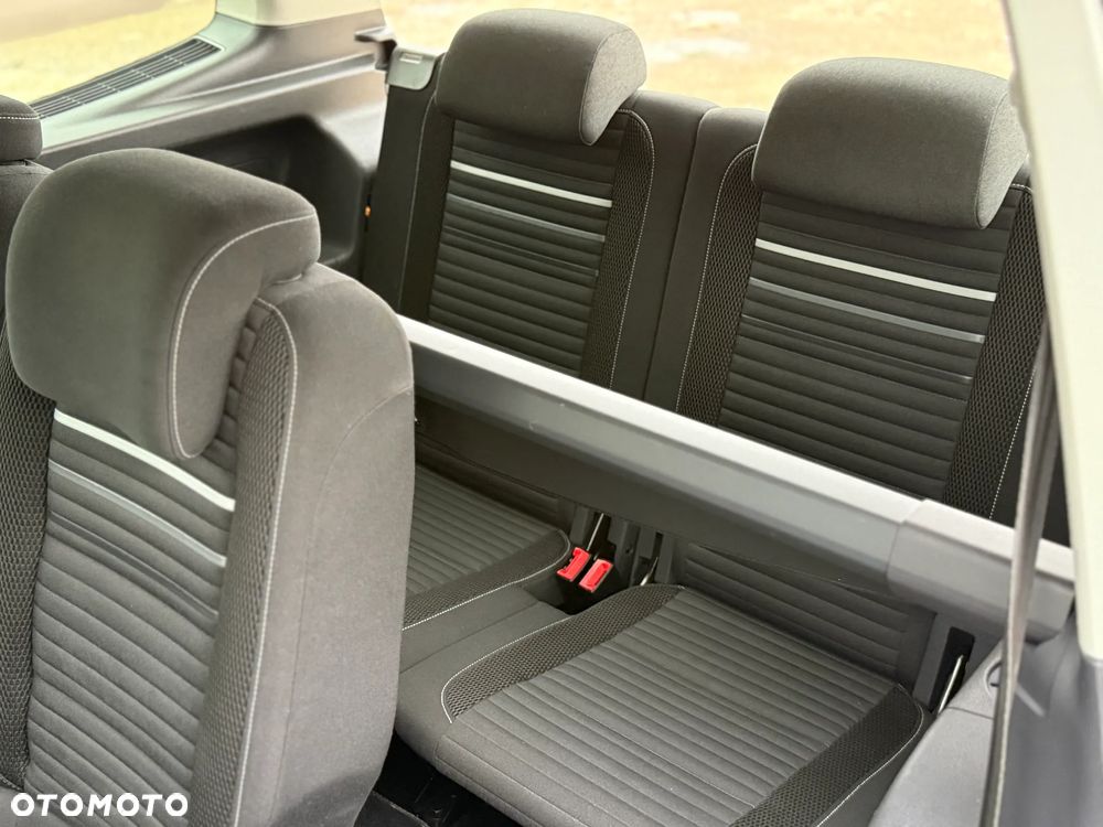 Volkswagen Touran 1.6 TDI DPF BlueMotion Technology Cup - 9