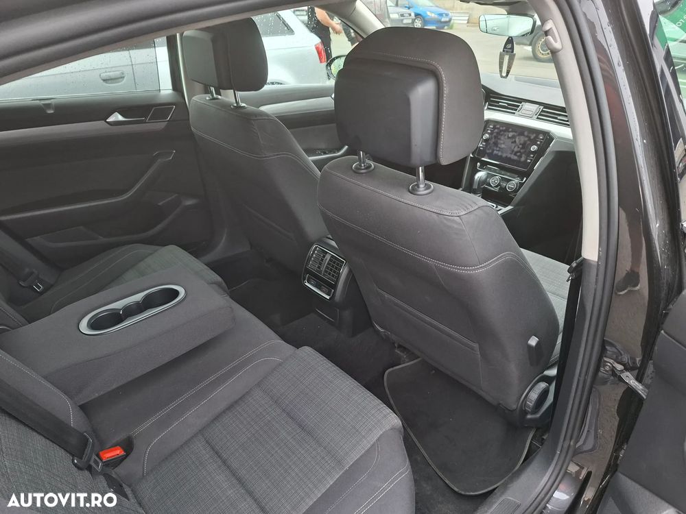 Volkswagen Passat 1.6 TDI DSG Comfortline - 6