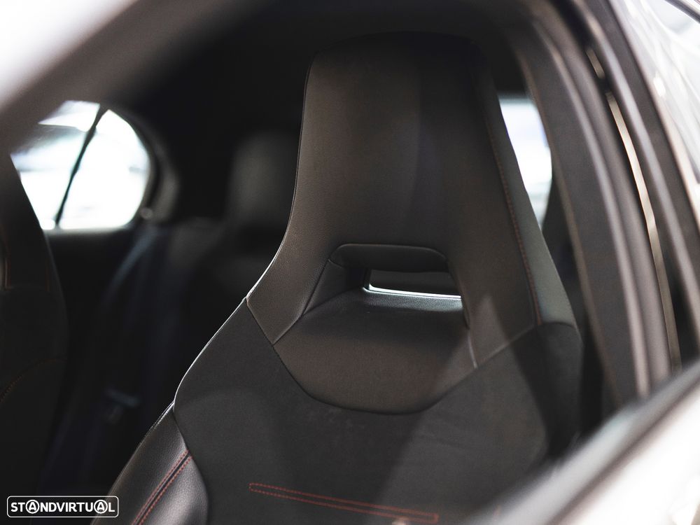 Mercedes-Benz A 250 e 8G-DCT AMG Line - 25