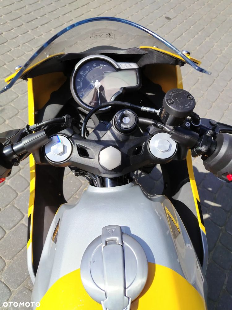 Triumph Thruxton - 6