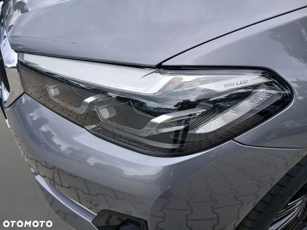 BMW Seria 5 540d xDrive mHEV - 32