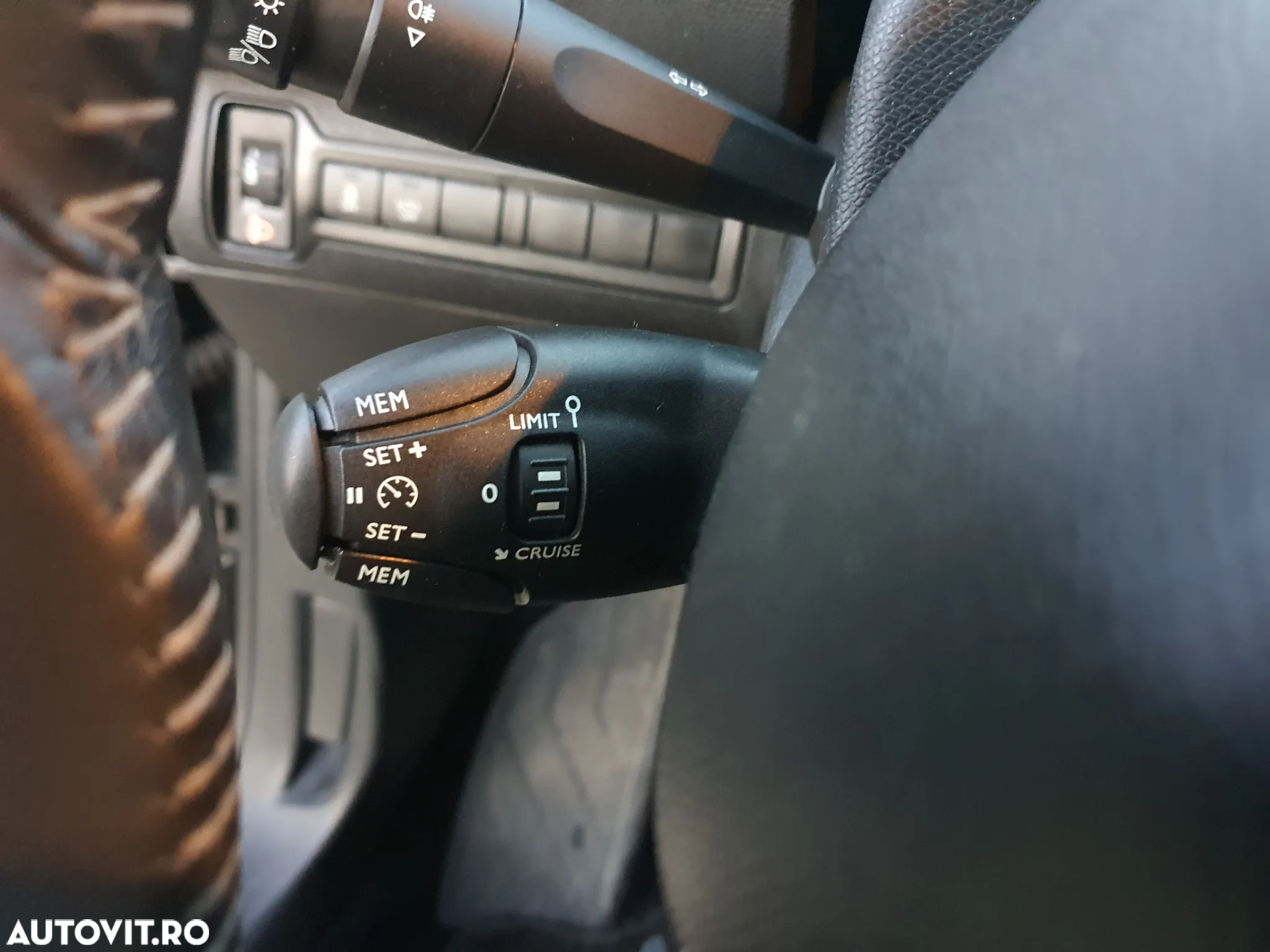 Peugeot 308 1.2 L PureTech Turbo Access - 18