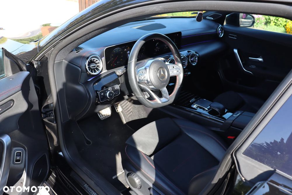 Mercedes-Benz CLA 220 7G-DCT - 10