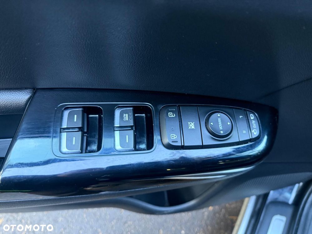 Kia Sportage 2.0 CRDI AWD Fifa World Cup Edition - 23