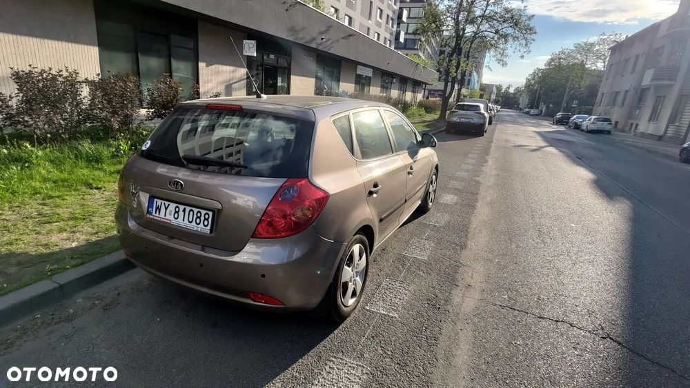 Kia Ceed 1.4 Comfort + - 5