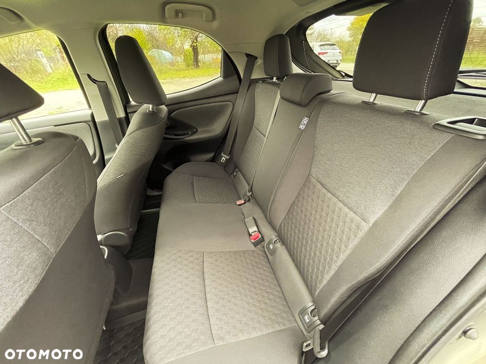 Toyota Yaris - 10
