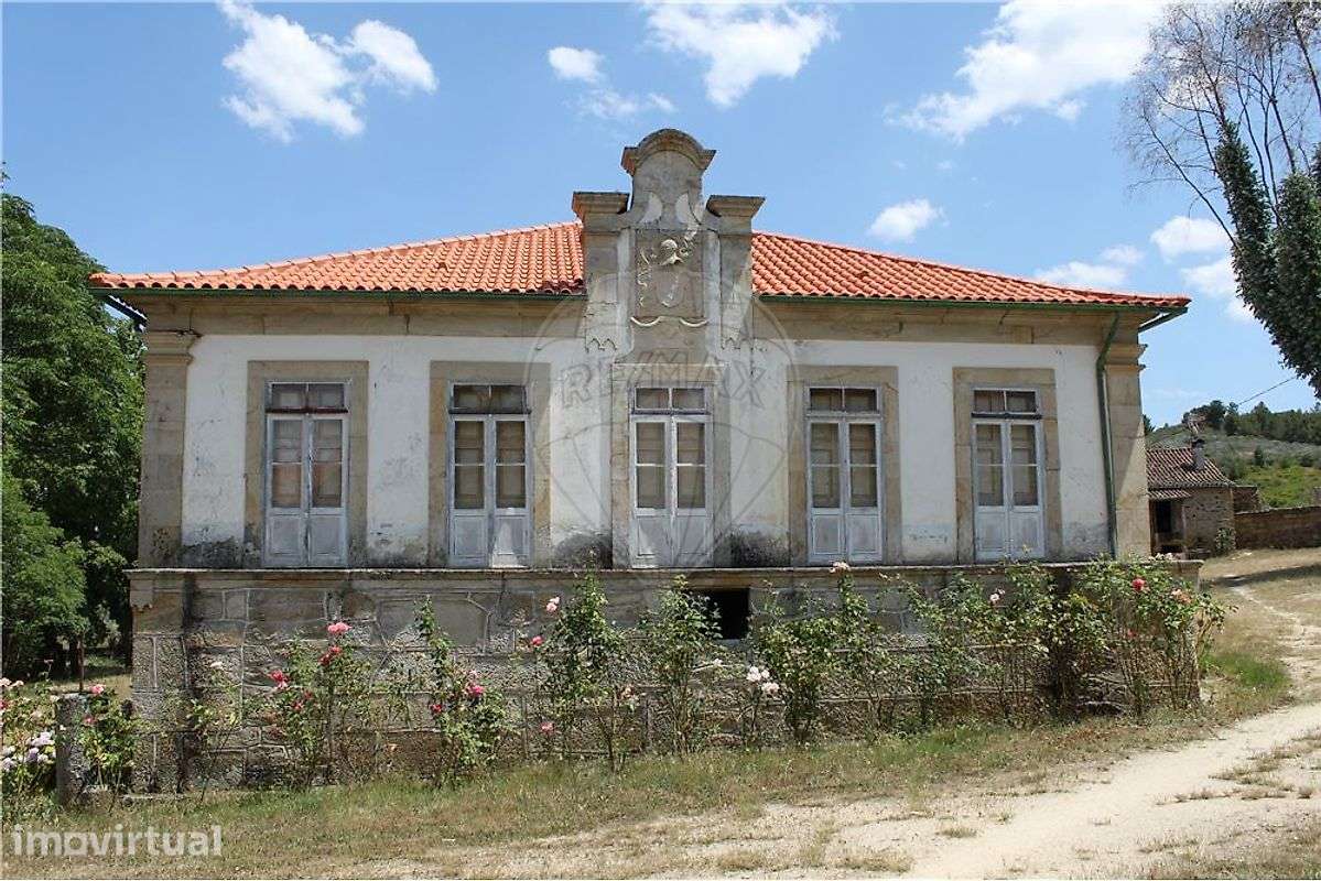 Moradia T7 para venda - Grande imagem: 2/17