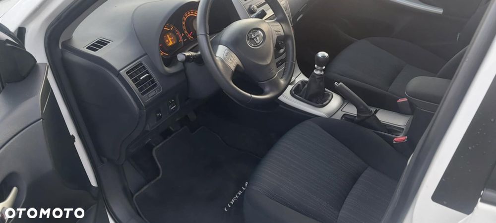 Toyota Corolla 1.6 VVT-i Premium - 9
