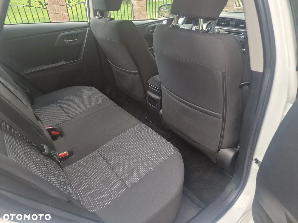 Toyota Auris 1.33 VVT-i Life - 16