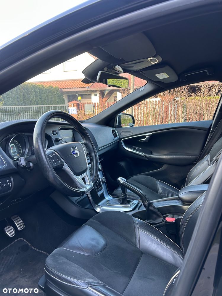 Volvo V40 D4 Drive-E R-Design Momentum - 9