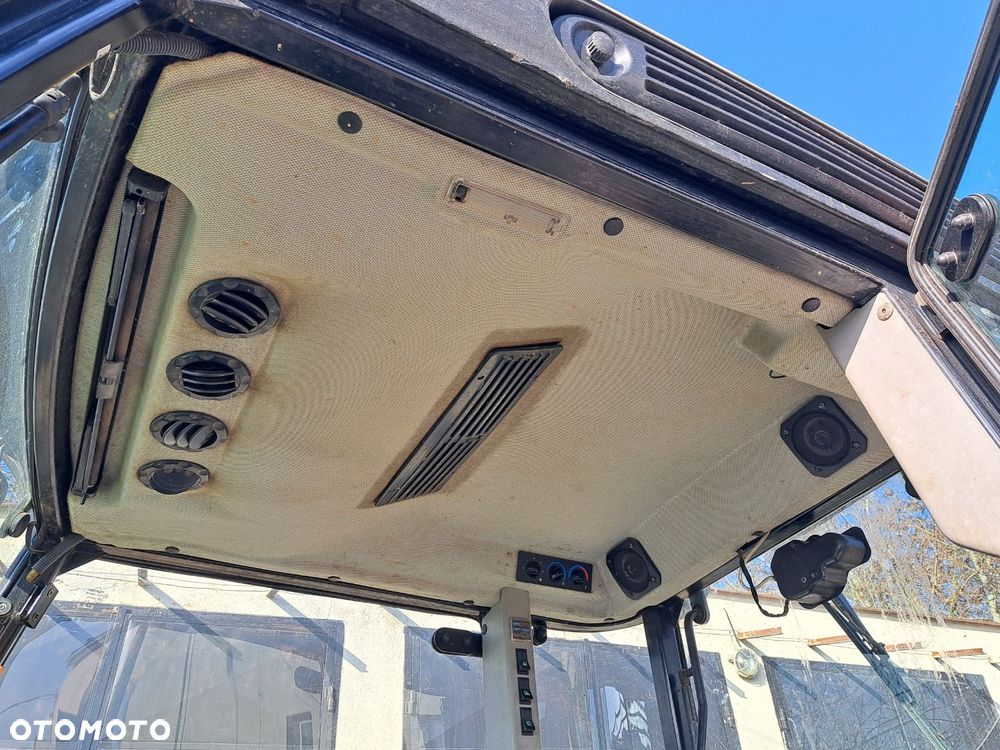 Claas Nexos 240F 4X4 - 18
