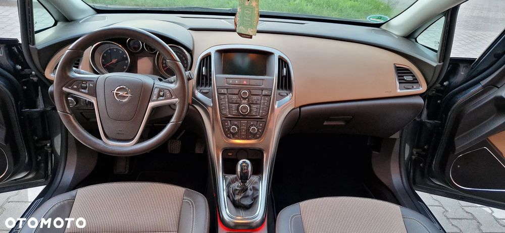Opel Astra 1.4 T Sport - 11