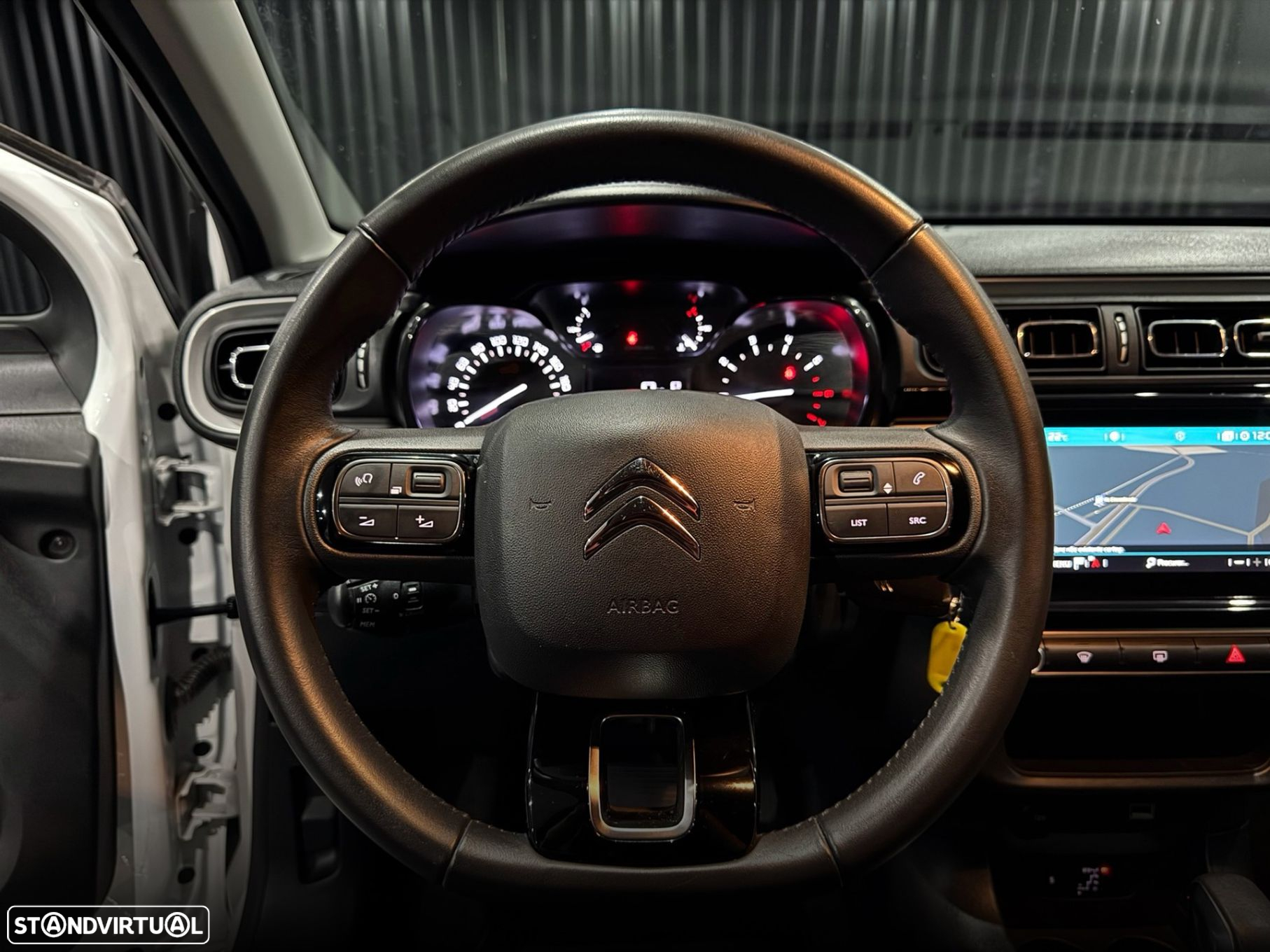 Citroën C3 1.2 PureTech Shine EAT6 - 19