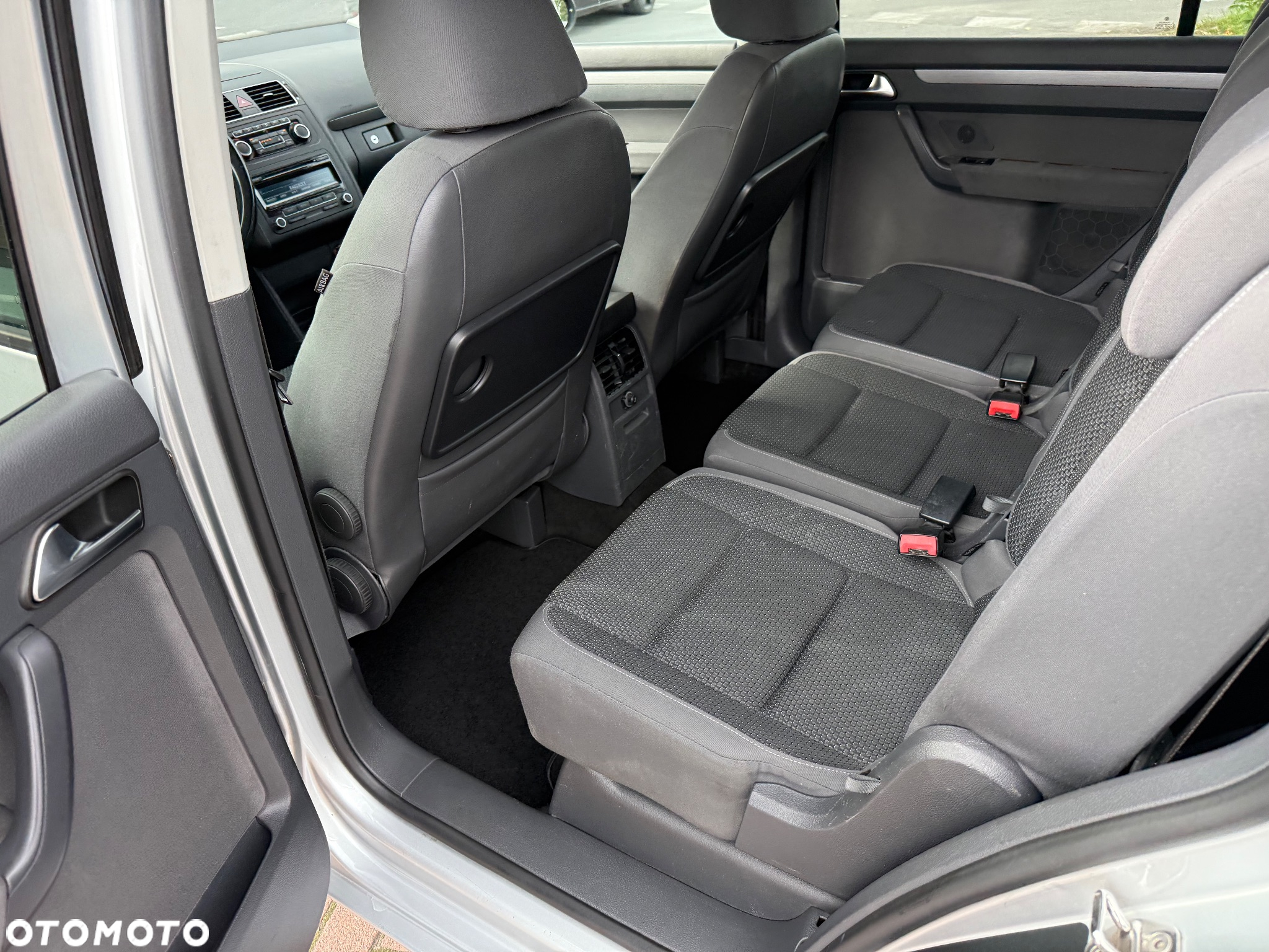 Volkswagen Touran 1.6 TDI DPF BlueMotion Technology Trendline - 13