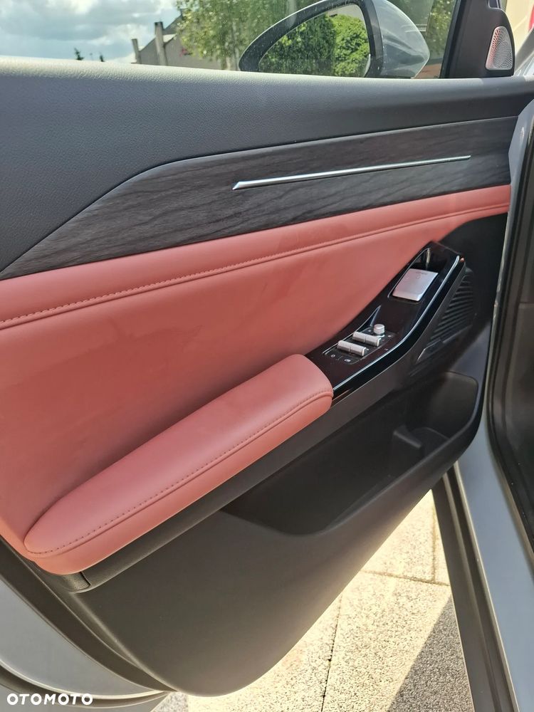 Geely Galaxy L7 - 7