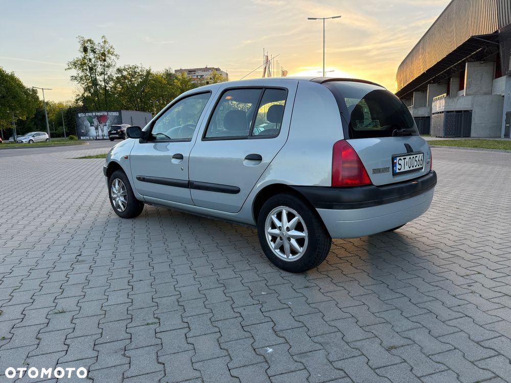 Renault Clio 1.4i RT - 4