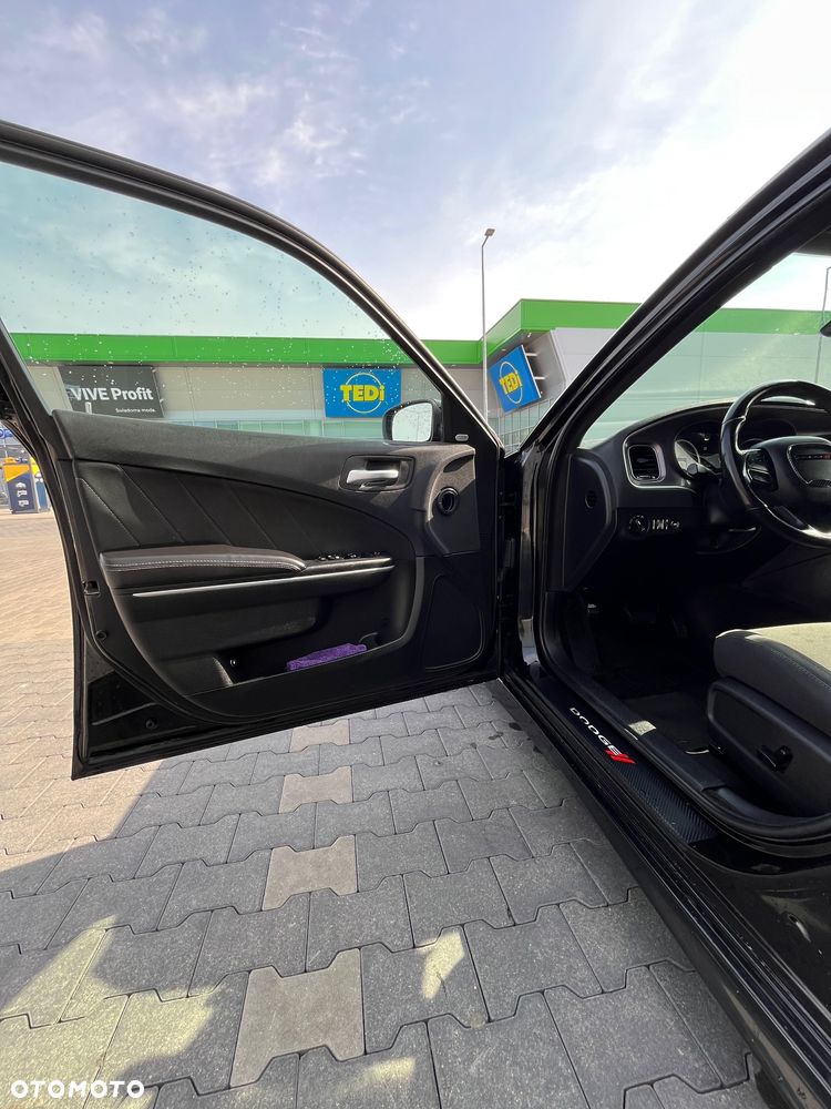 Dodge Charger 5.7 R/T - 17